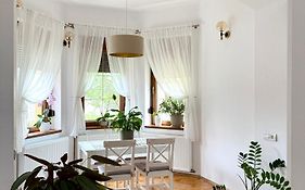 Central Family House With Self Check-In